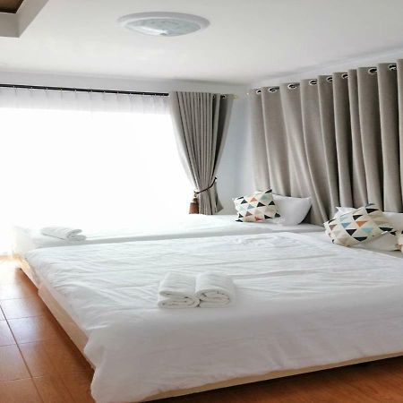 Baan Bua House 2 Ayutthaya Bagian luar foto
