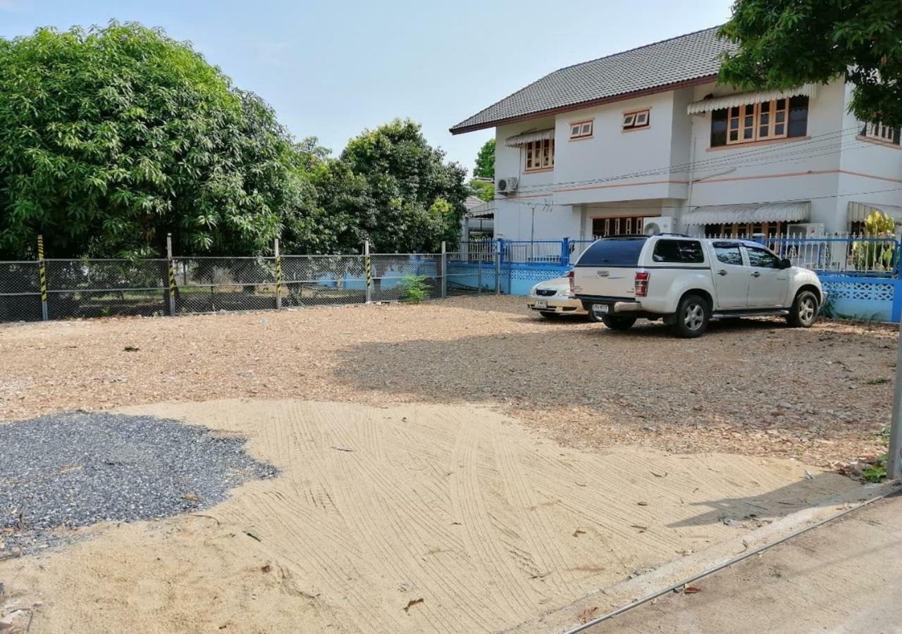 Baan Bua House 2 Ayutthaya Bagian luar foto